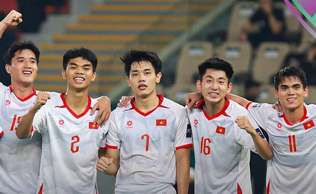 Đá gà trực tuyến 77 ball casino